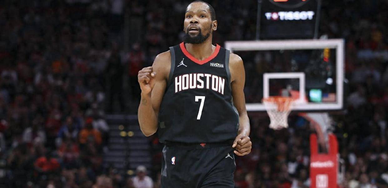 熊猫体育-包含杜兰特回归赛场，爆冷首场状态亮眼，热火观众沸腾！的词条