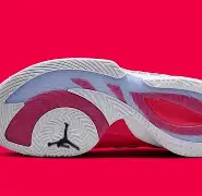 PANDA-包含东契奇回归赛场，势不可挡首场状态亮眼，巴塞罗那观众沸腾！的词条